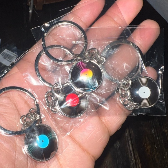 Vinyl Record Player Keychains for DJ Music Lover Gifts - Picture 6 of 6